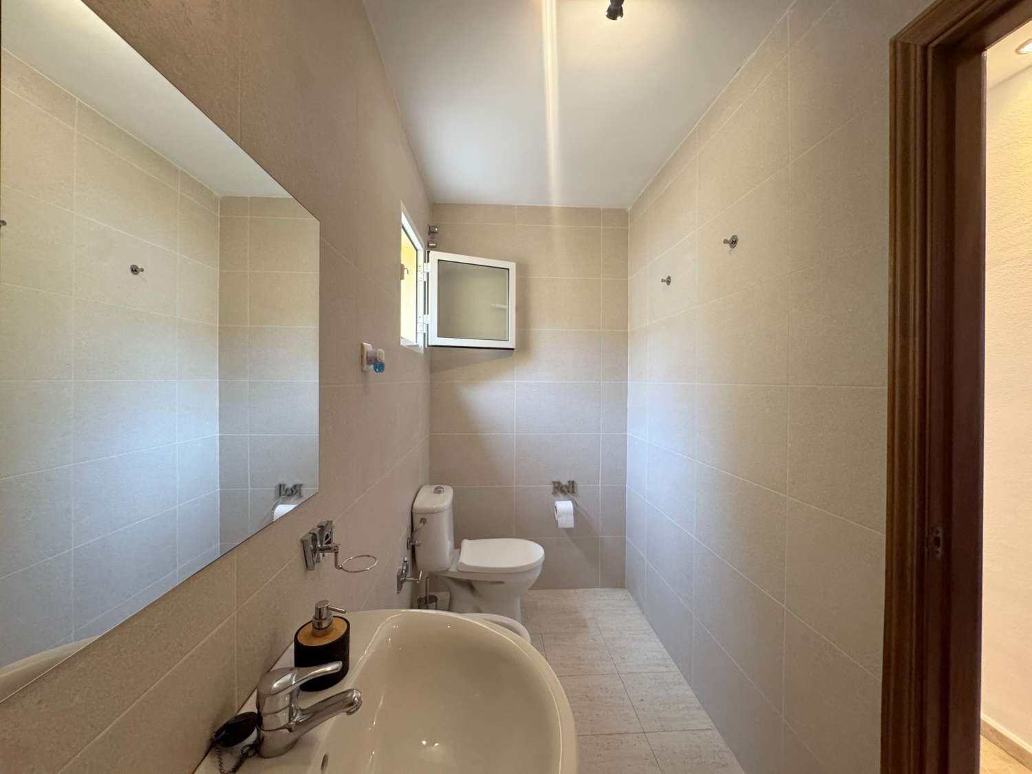 SE ALQUILA FANTÁSTICO ÁTICO EN ZONA CÉNTRICA