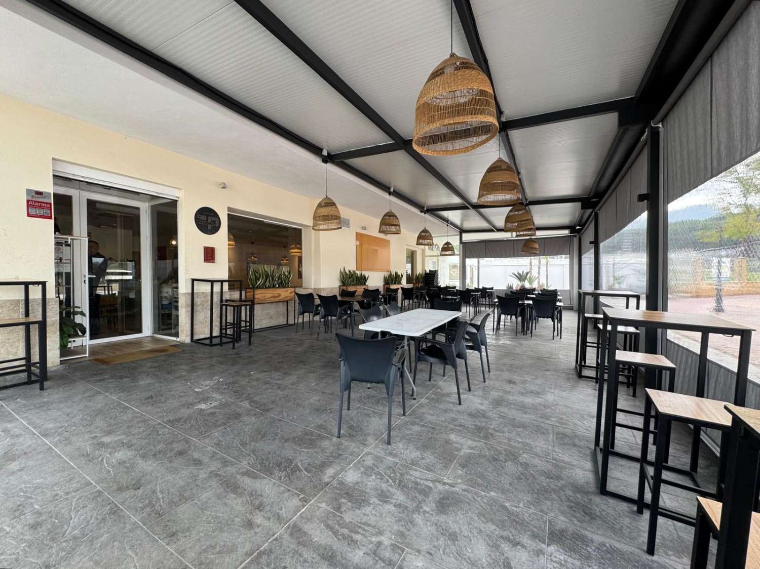 TRASPASO DE RESTAURANTE EN PLENO FUNCIONAMIENTO