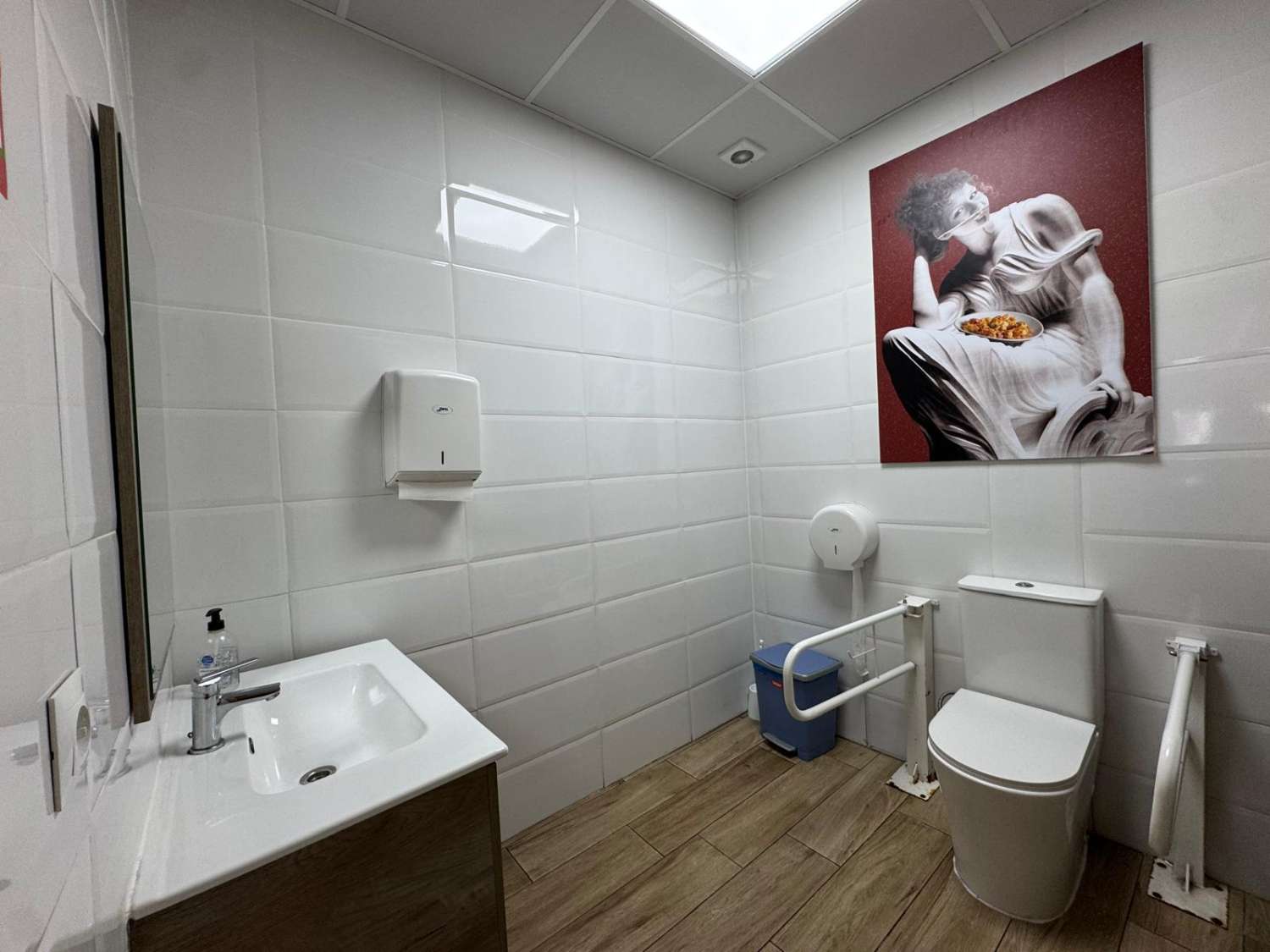 TRASPASO DE RESTAURANTE EN PLENO FUNCIONAMIENTO