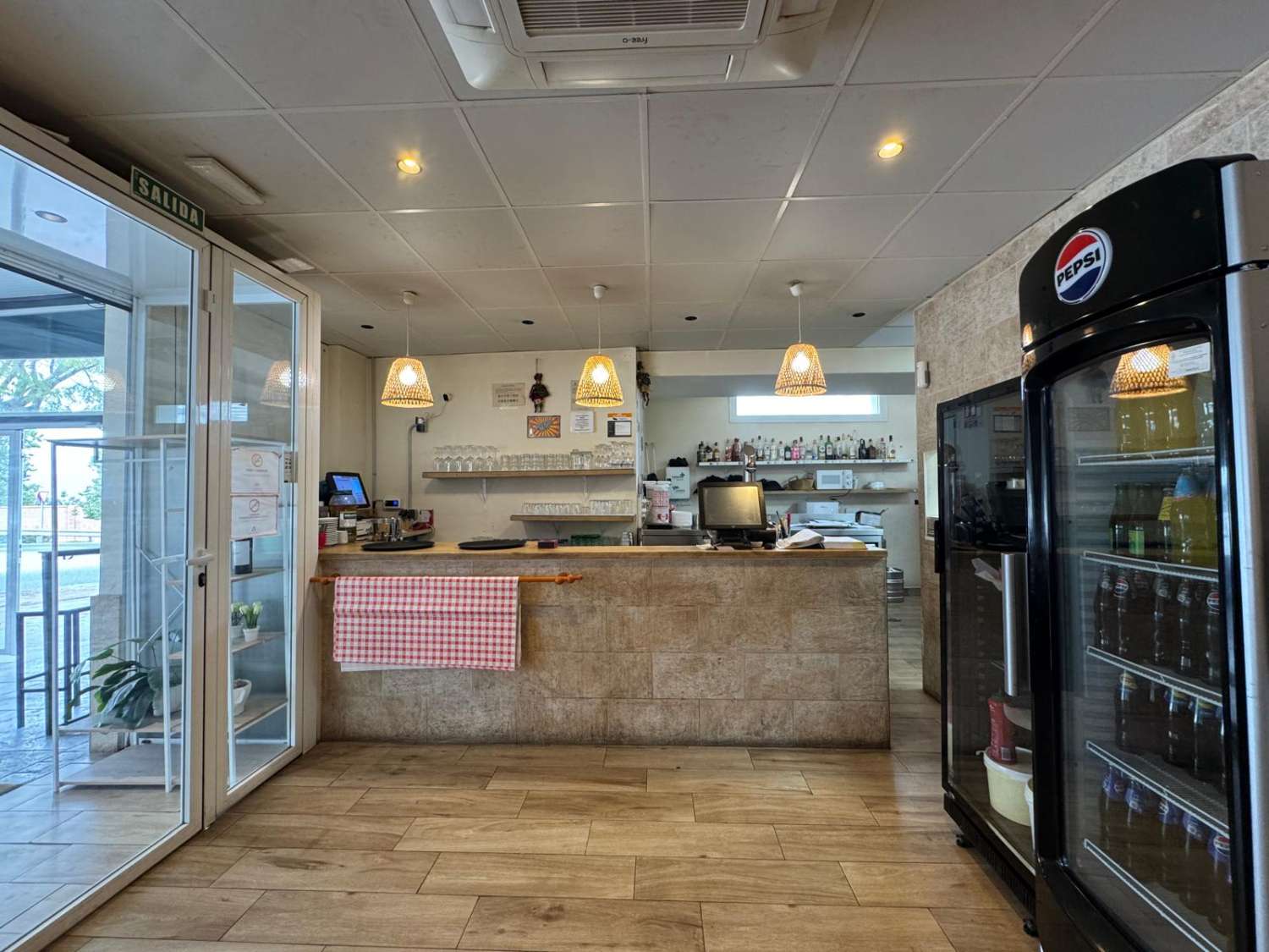 TRASPASO DE RESTAURANTE EN PLENO FUNCIONAMIENTO