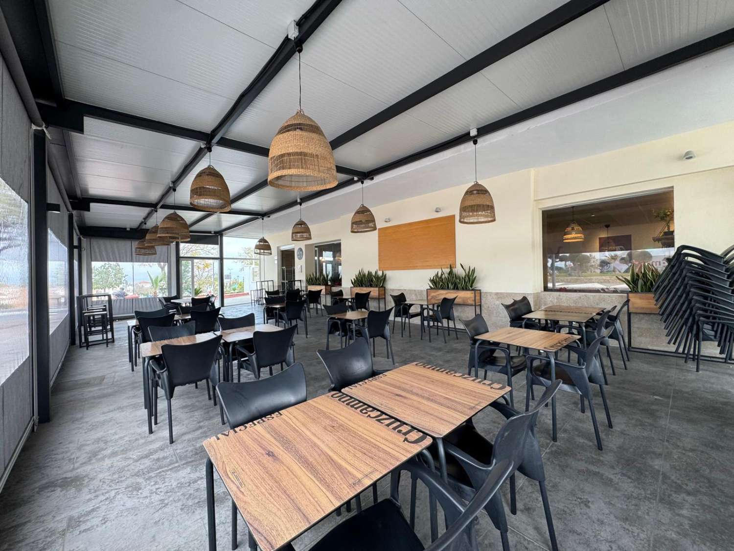 TRASPASO DE RESTAURANTE EN PLENO FUNCIONAMIENTO