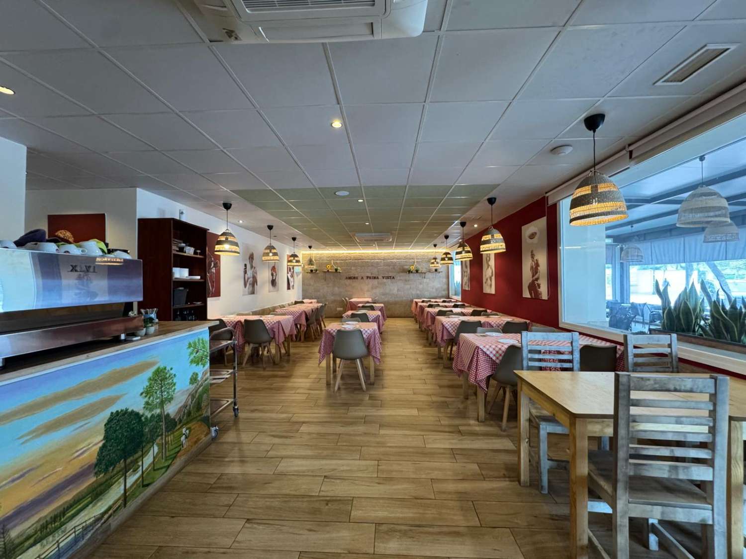 TRASPASO DE RESTAURANTE EN PLENO FUNCIONAMIENTO