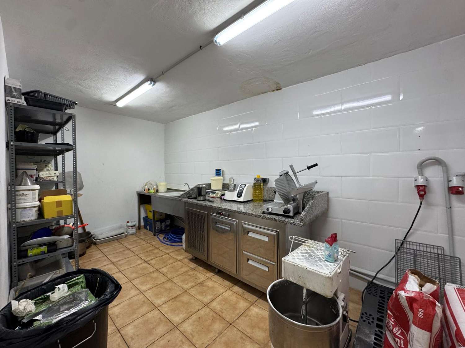 TRASPASO DE RESTAURANTE EN PLENO FUNCIONAMIENTO