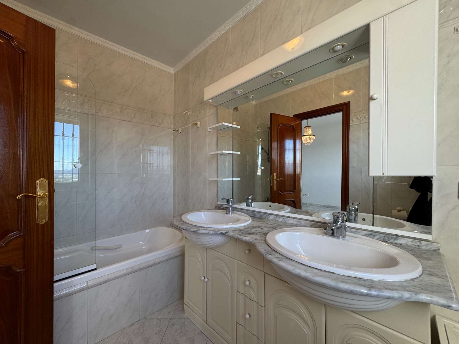 فيلا للبيع في Alhaurín de la Torre