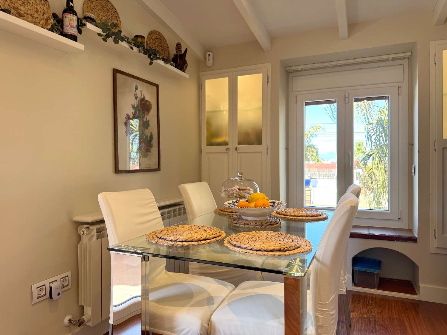 Villa renovada 100% en una sola planta, privacida, vistas e inmejorable ubicación.