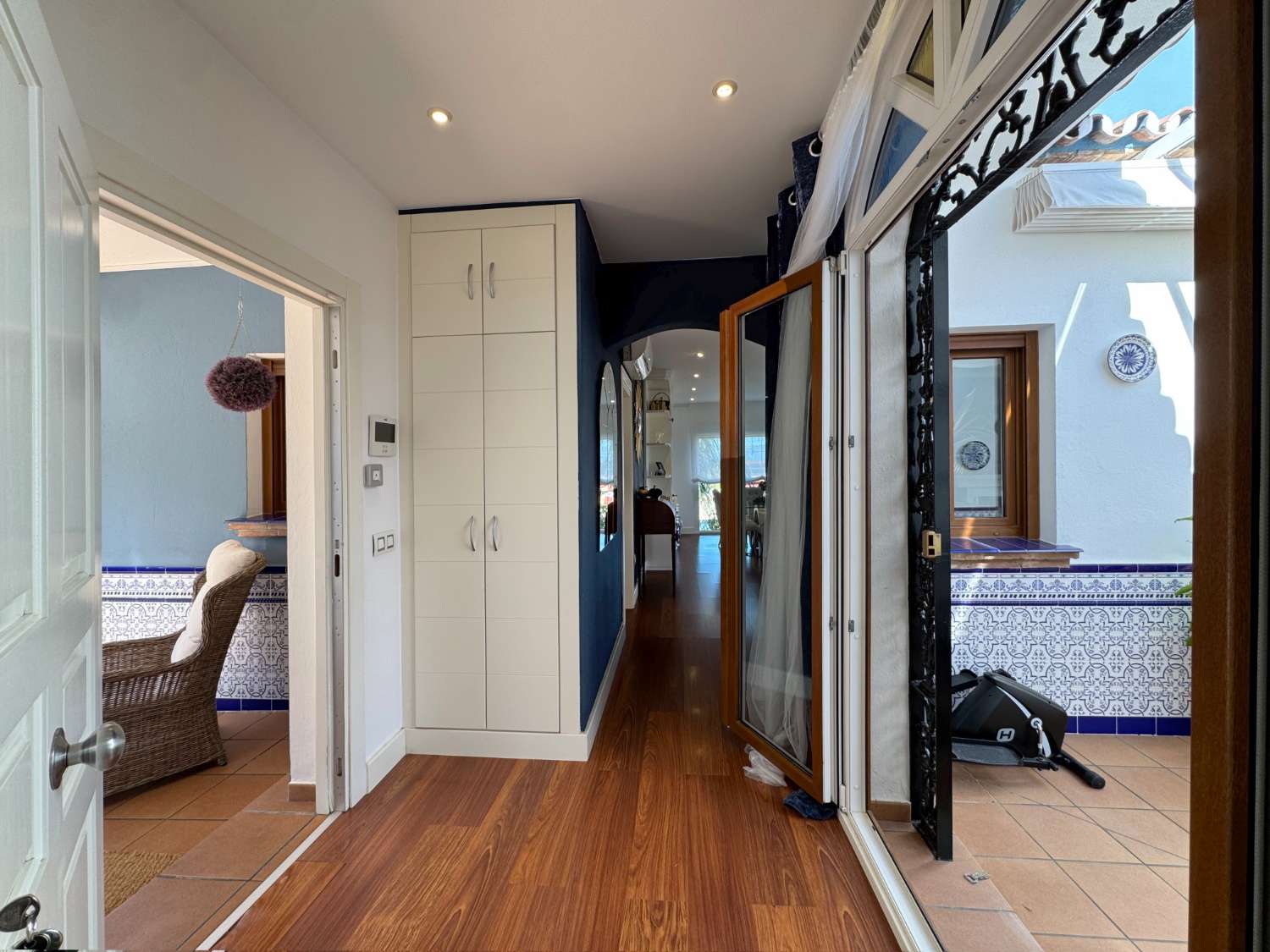 Villa renovada 100% en una sola planta, privacida, vistas e inmejorable ubicación.