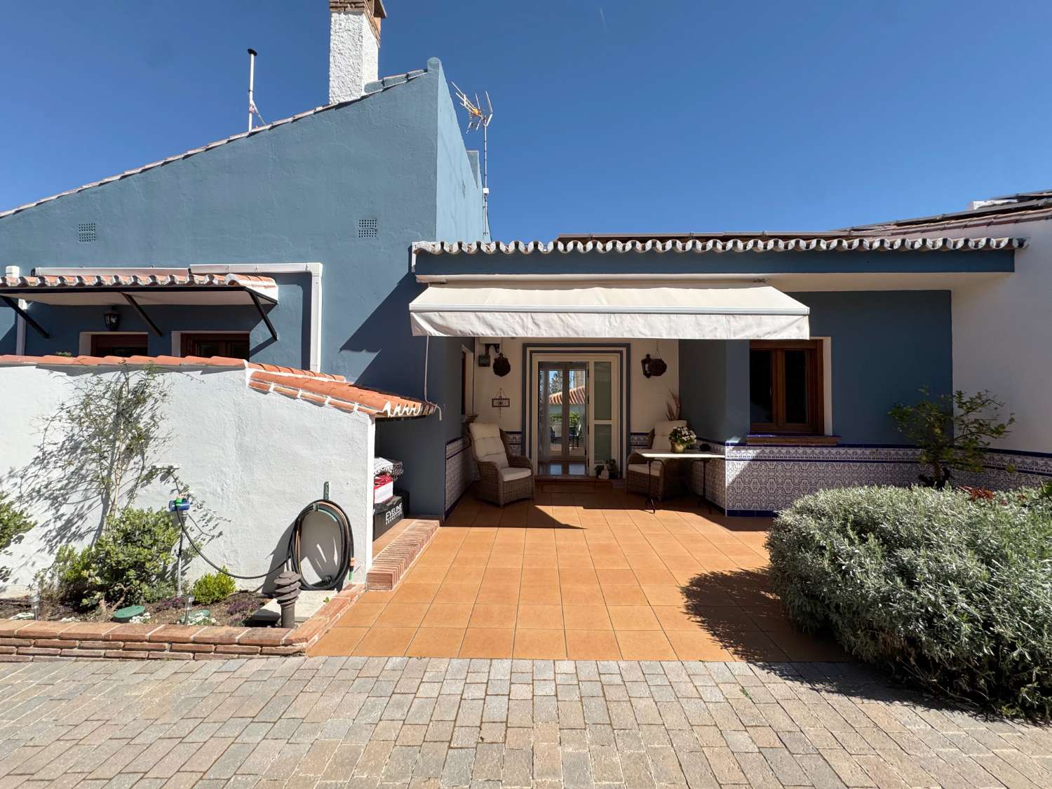 Villa renovada 100% en una sola planta, privacida, vistas e inmejorable ubicación.