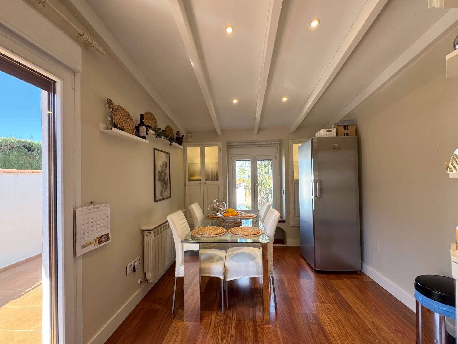 Villa renovada 100% en una sola planta, privacida, vistas e inmejorable ubicación.