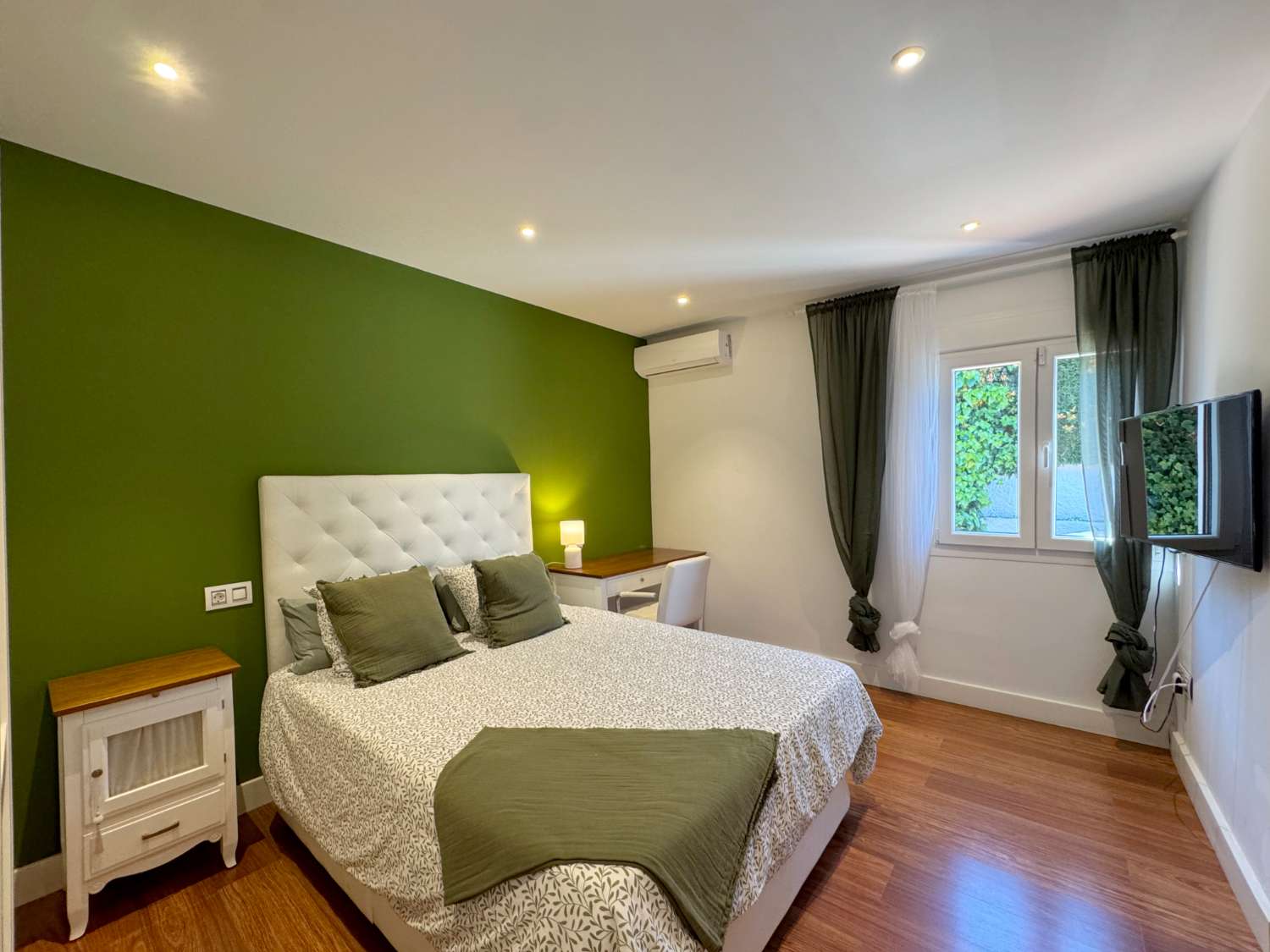 Villa renovada 100% en una sola planta, privacida, vistas e inmejorable ubicación.