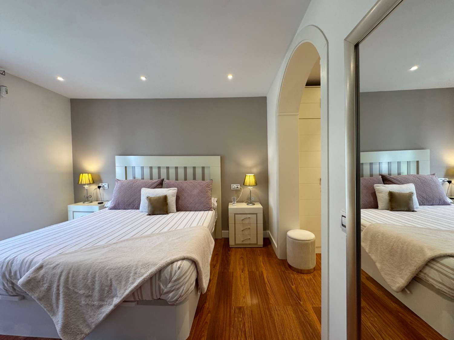 Villa renovada 100% en una sola planta, privacida, vistas e inmejorable ubicación.