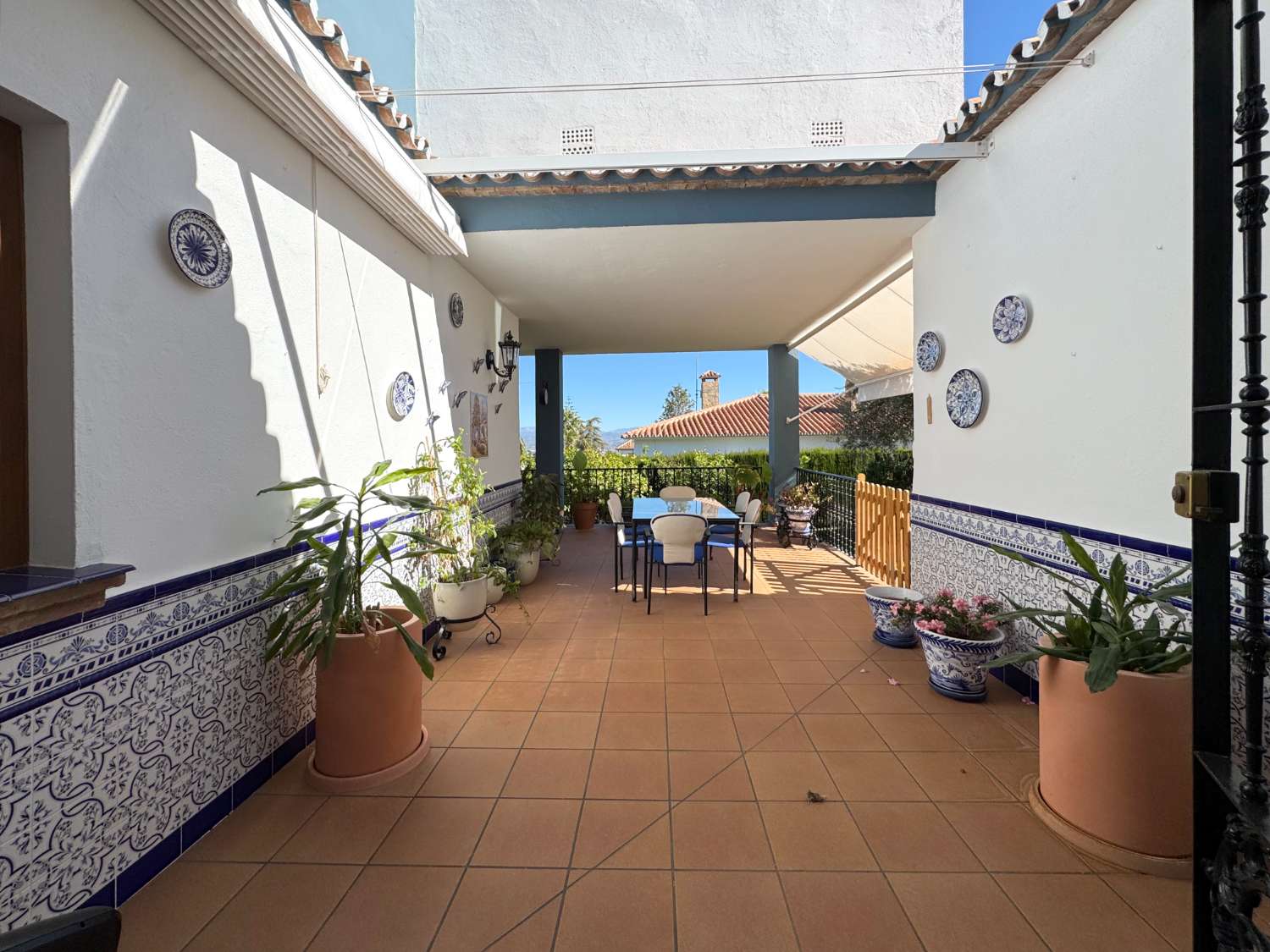 Villa renovada 100% en una sola planta, privacida, vistas e inmejorable ubicación.