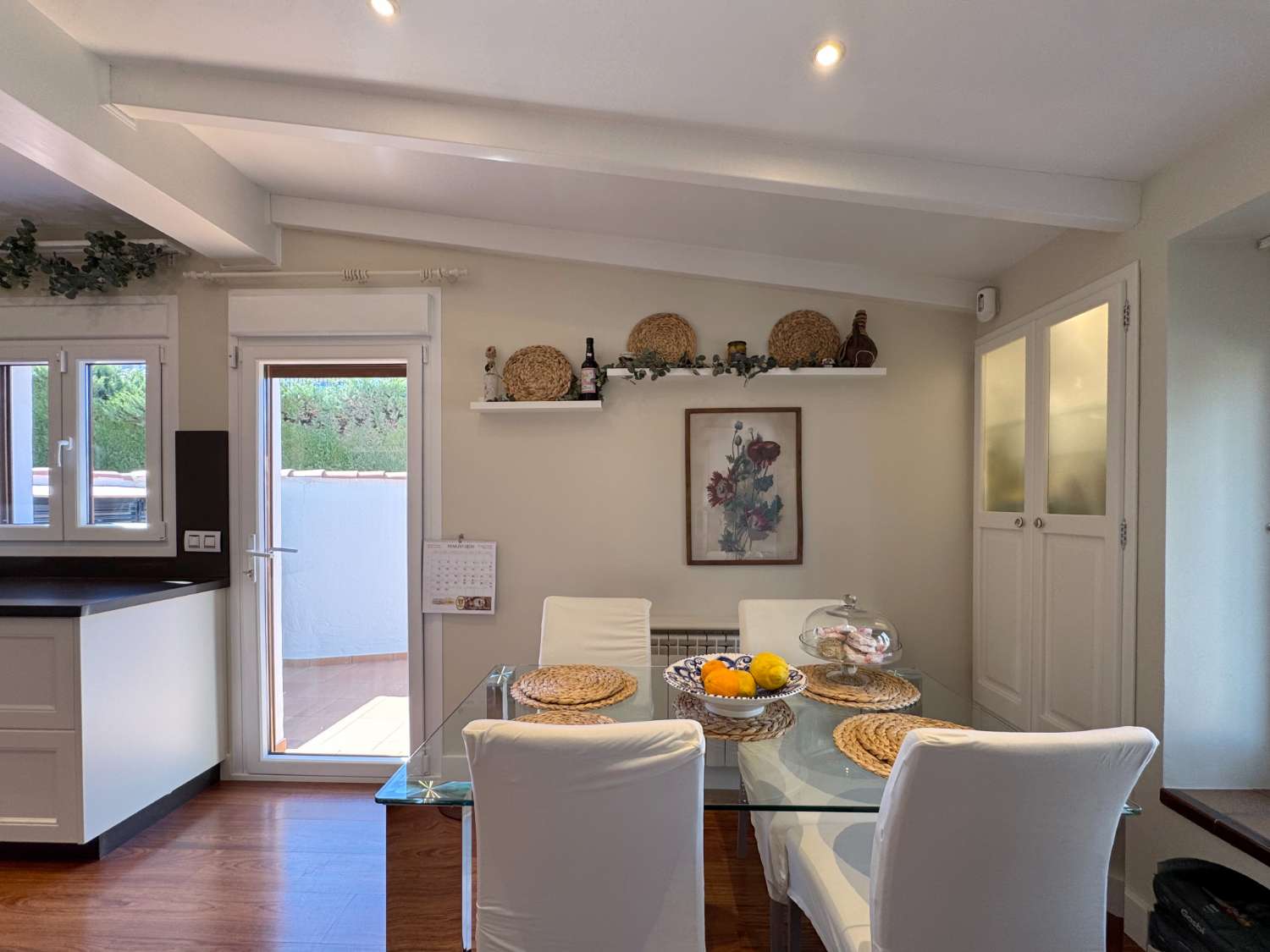 Villa renovada 100% en una sola planta, privacida, vistas e inmejorable ubicación.