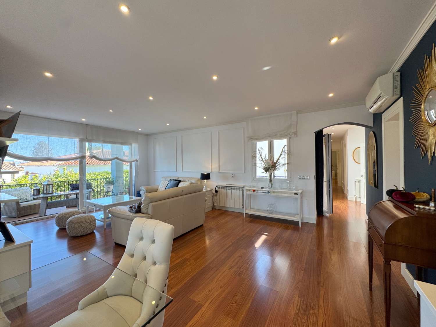 Villa renovada 100% en una sola planta, privacida, vistas e inmejorable ubicación.