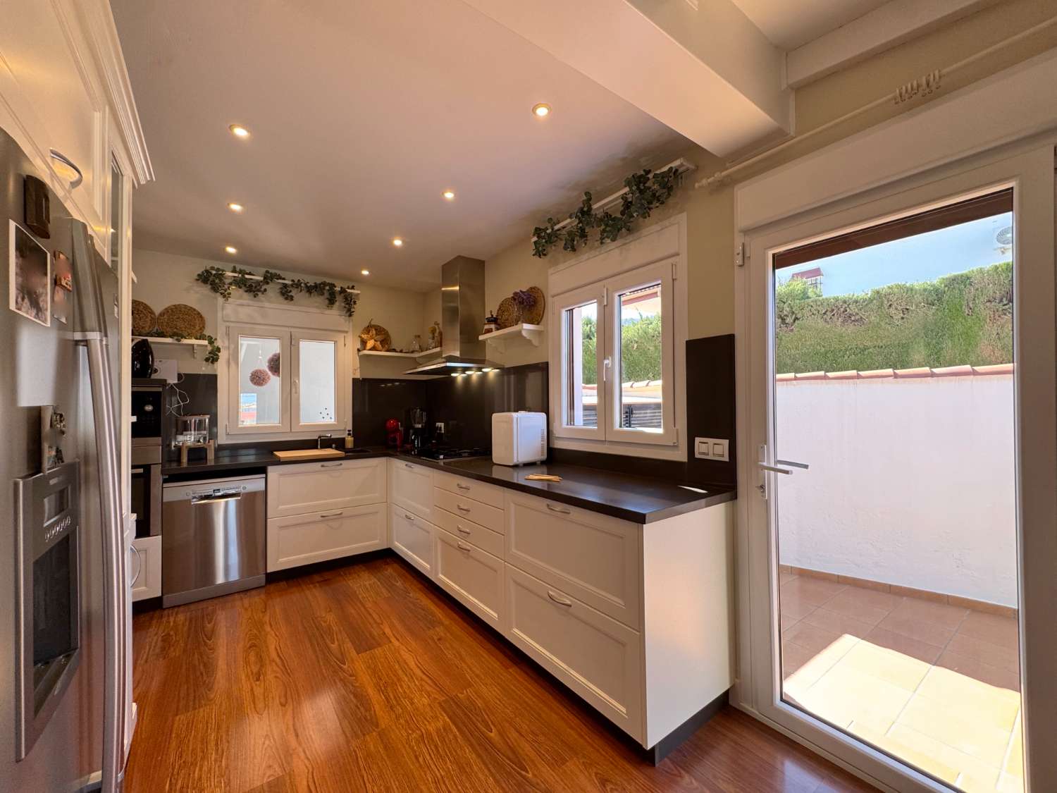 Villa renovada 100% en una sola planta, privacida, vistas e inmejorable ubicación.