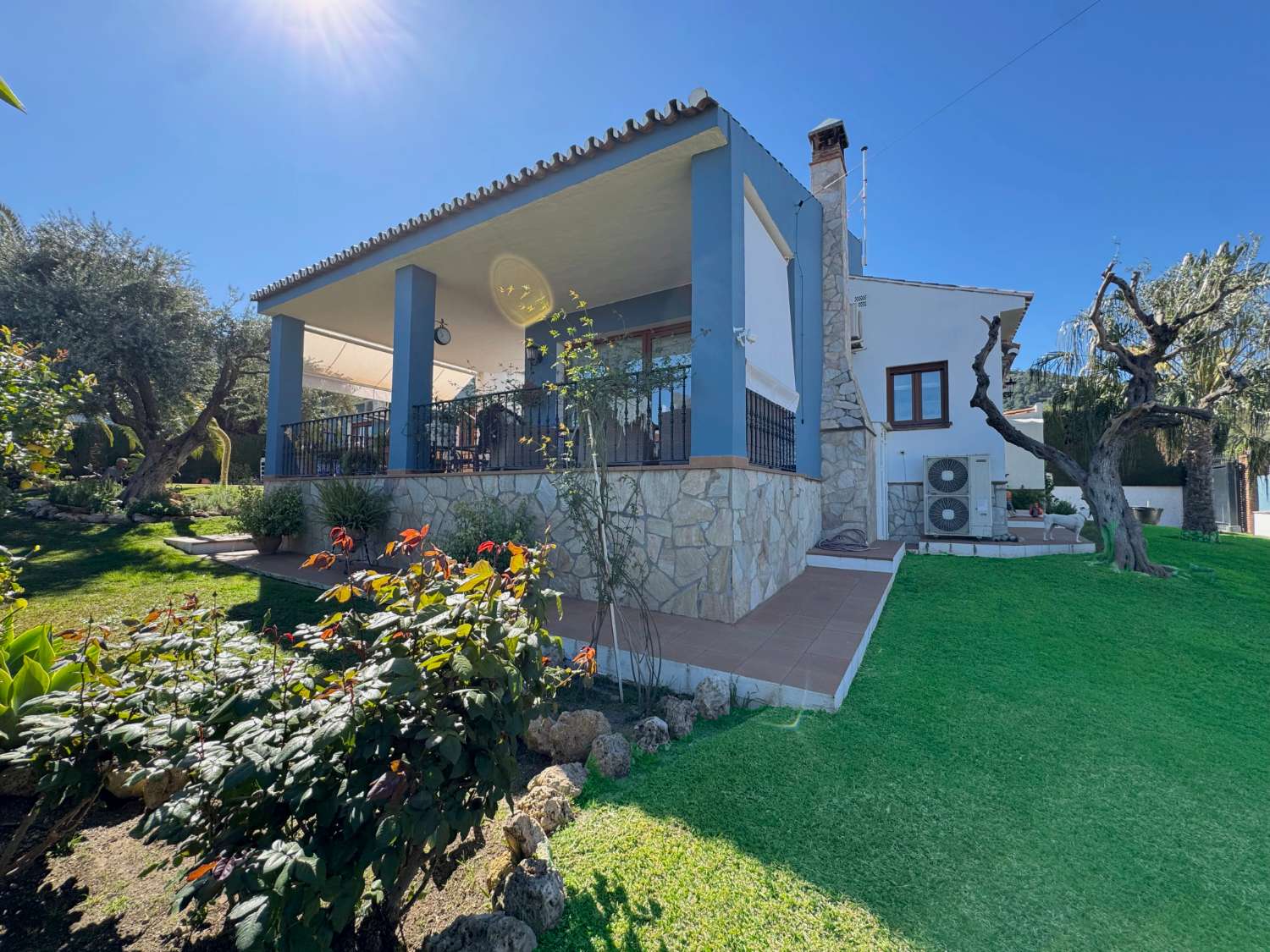 Villa renovada 100% en una sola planta, privacida, vistas e inmejorable ubicación.