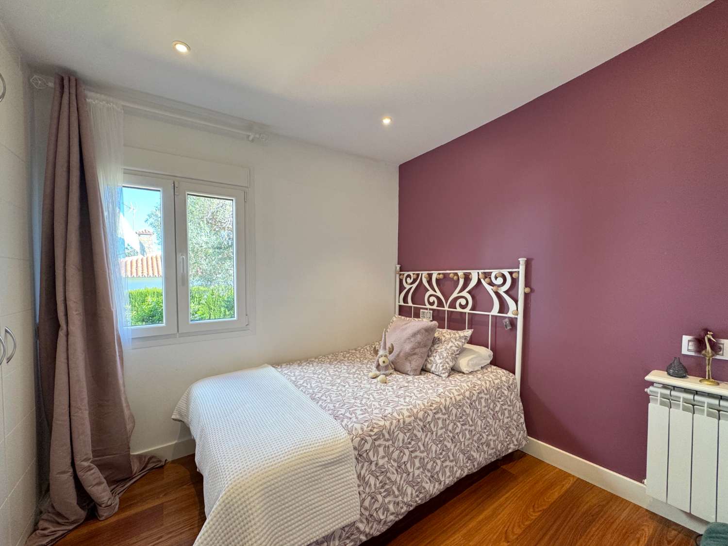 Villa renovada 100% en una sola planta, privacida, vistas e inmejorable ubicación.