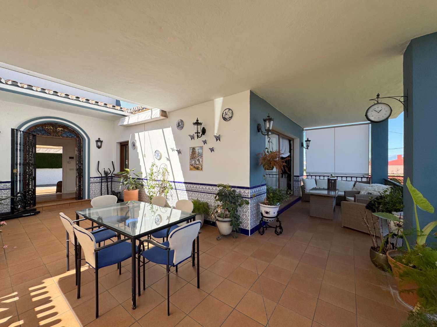 Villa renovada 100% en una sola planta, privacida, vistas e inmejorable ubicación.