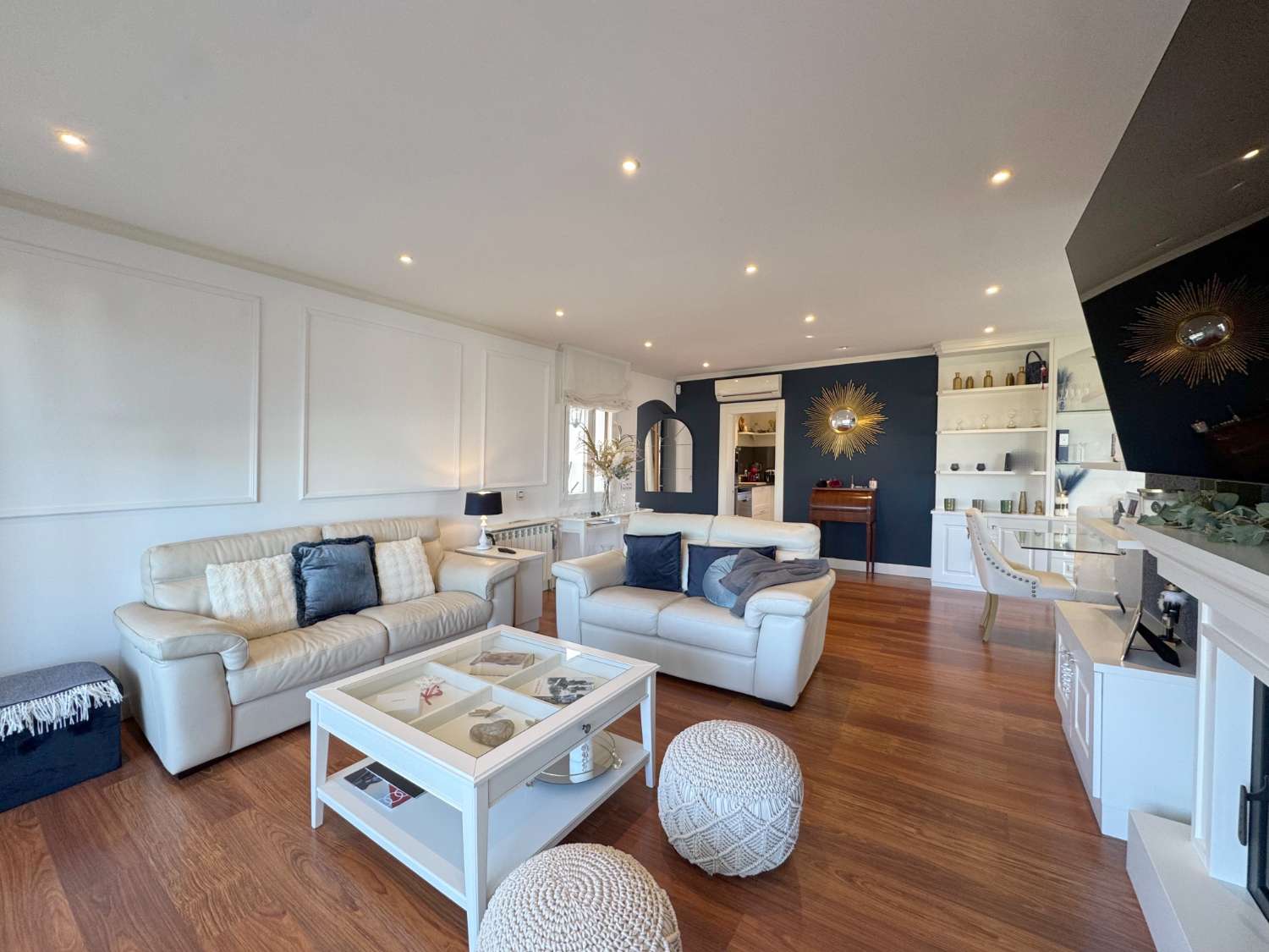 Villa renovada 100% en una sola planta, privacida, vistas e inmejorable ubicación.