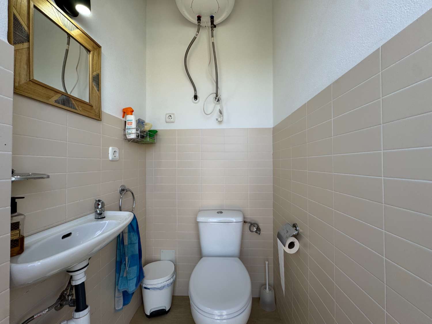 Villa en una sola planta reformada íntegramente, piscina nueva y gran porche con cocina de nueva construcción.