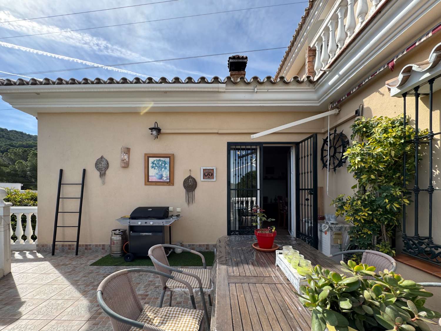 Villa con excelentes vistas en Pinos de Alhaurín.