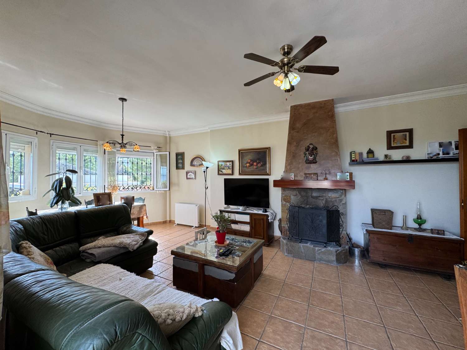 Villa con excelentes vistas en Pinos de Alhaurín.