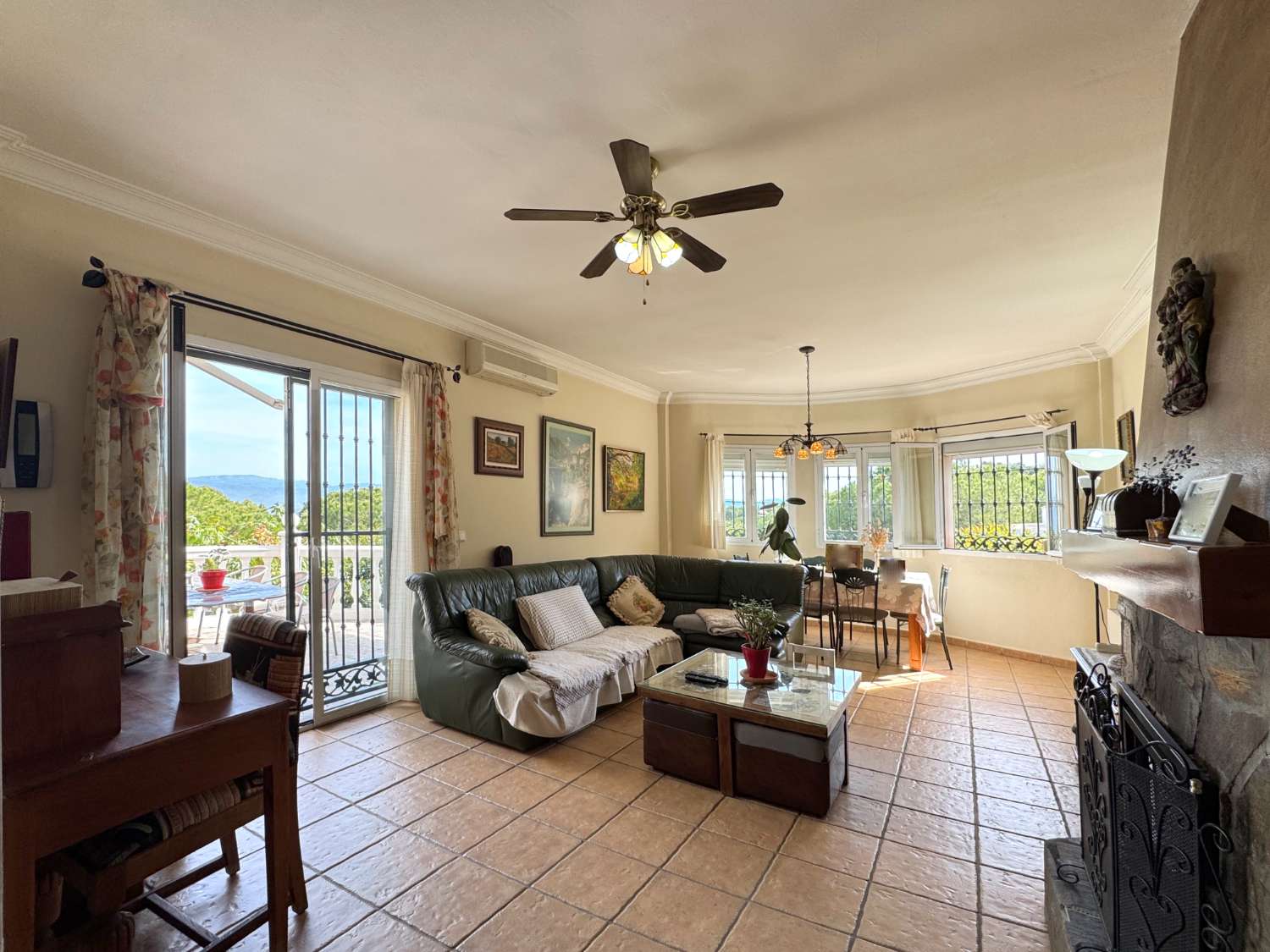 Villa con excelentes vistas en Pinos de Alhaurín.