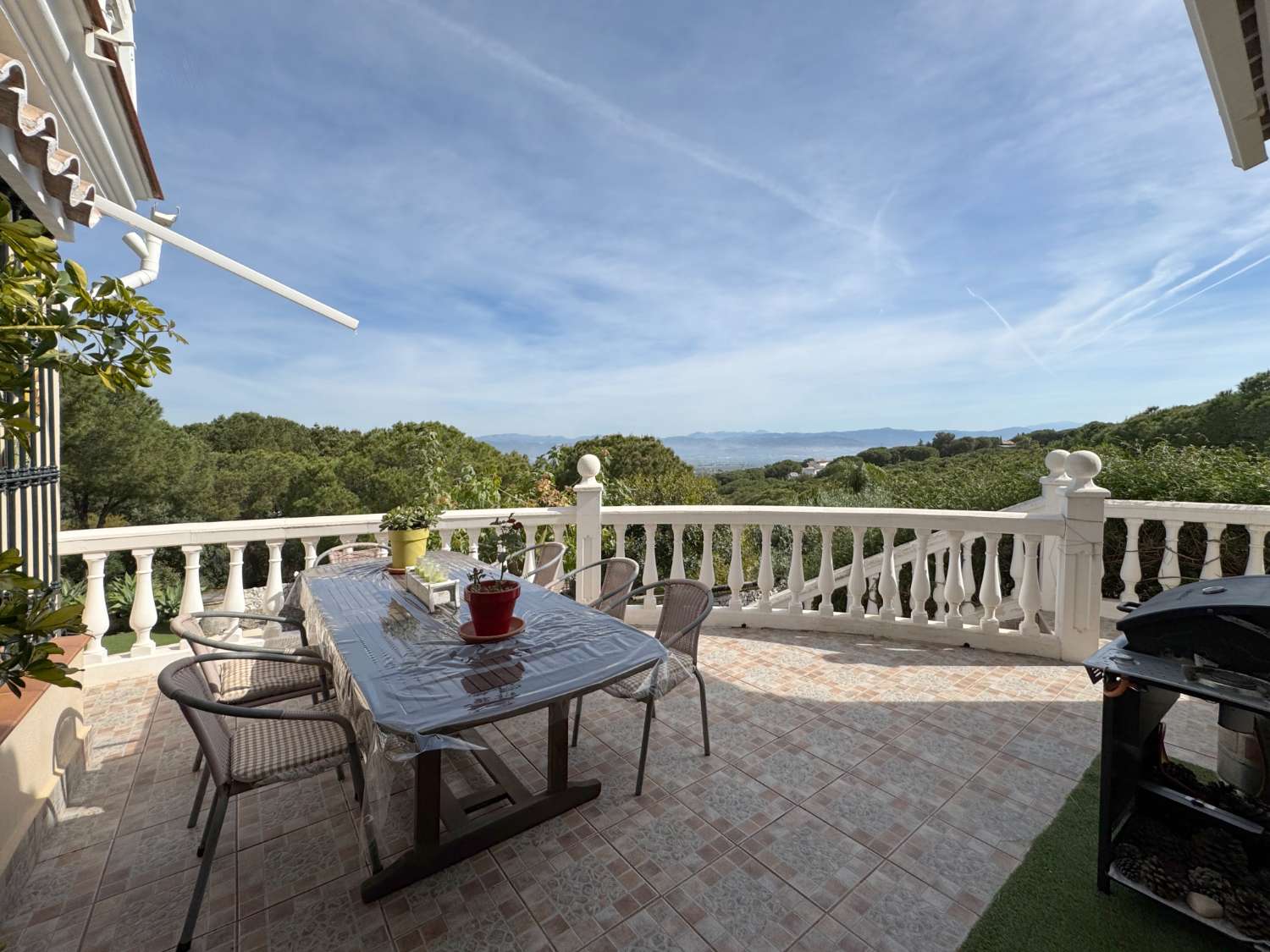 Villa con excelentes vistas en Pinos de Alhaurín.