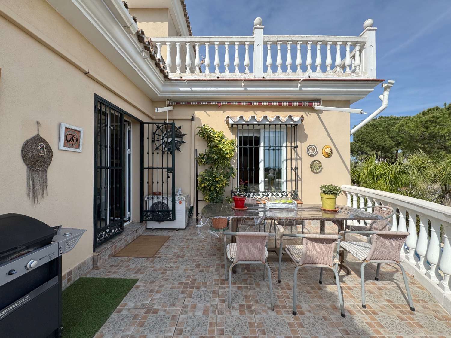 Villa con excelentes vistas en Pinos de Alhaurín.