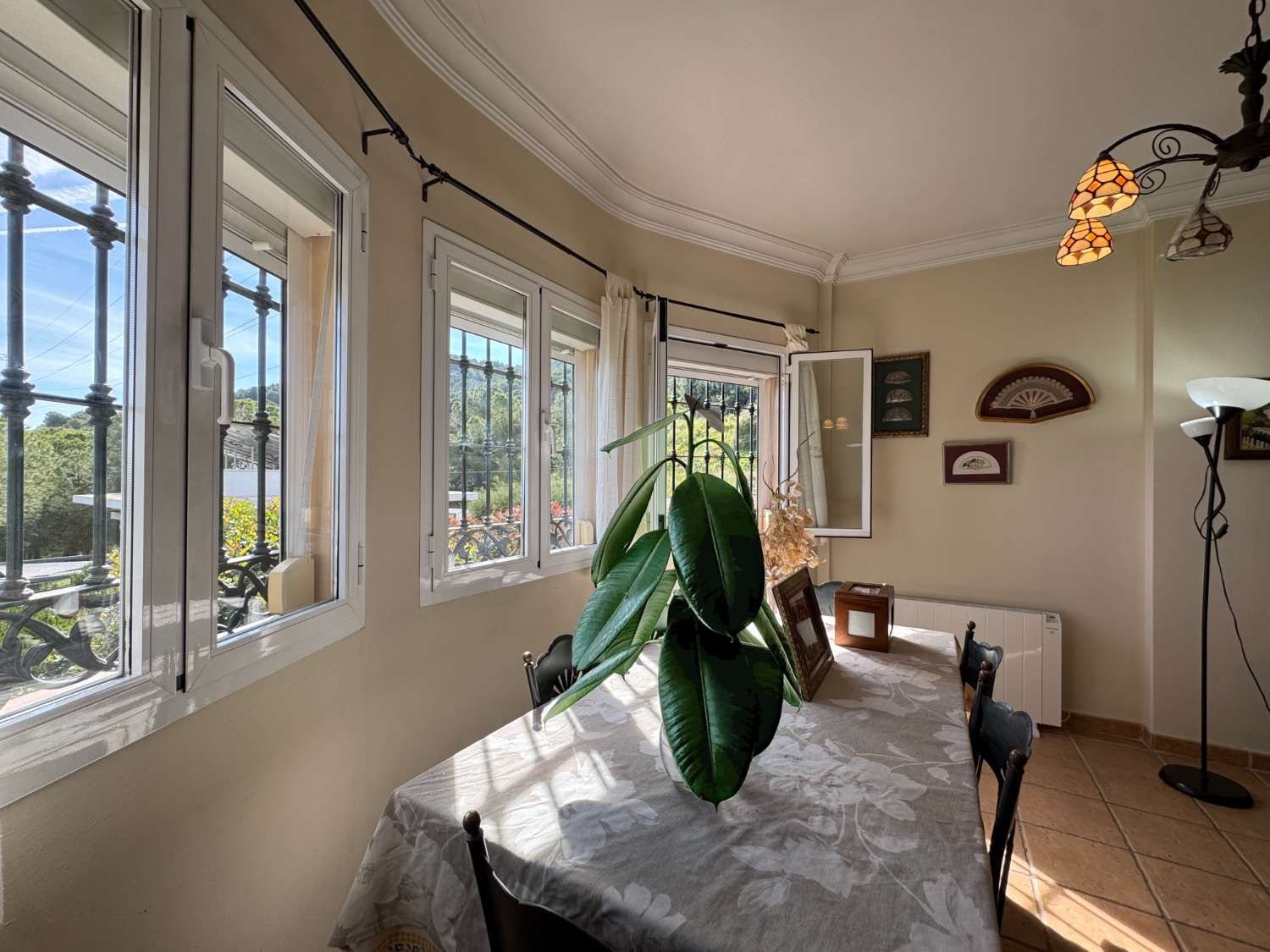 Villa con excelentes vistas en Pinos de Alhaurín.