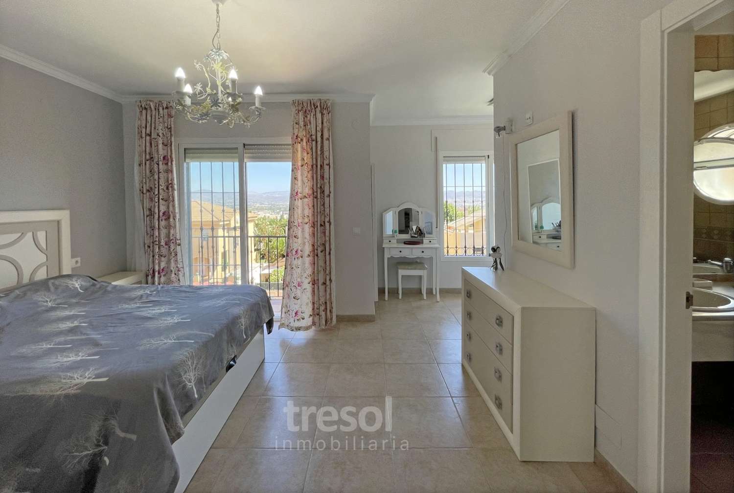 ALQUILER DE MAGNÍFICO CHALET PAREADA DISPONIBLE EN SEPTIEMBRE