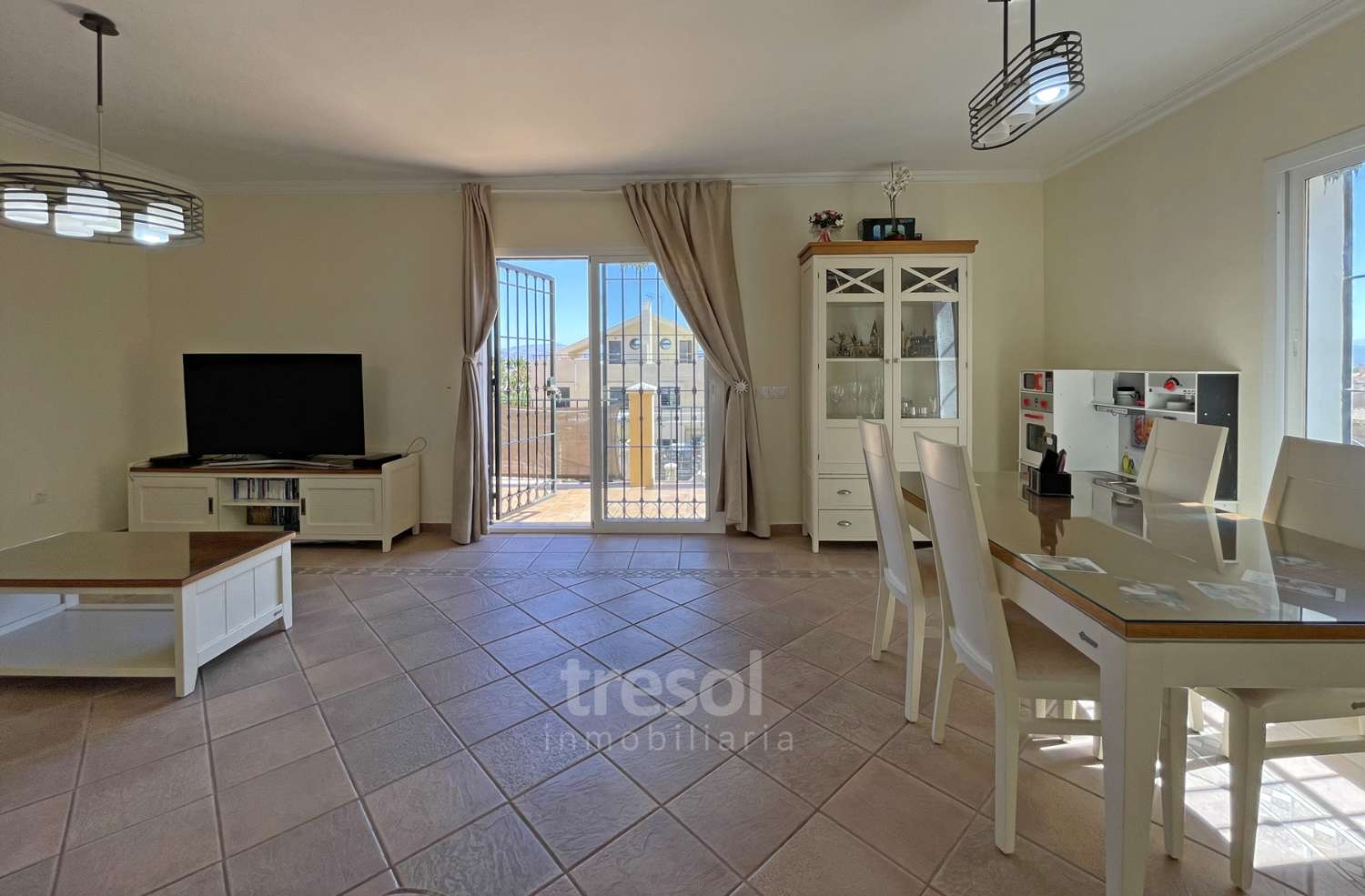 ALQUILER DE MAGNÍFICO CHALET PAREADA DISPONIBLE EN SEPTIEMBRE