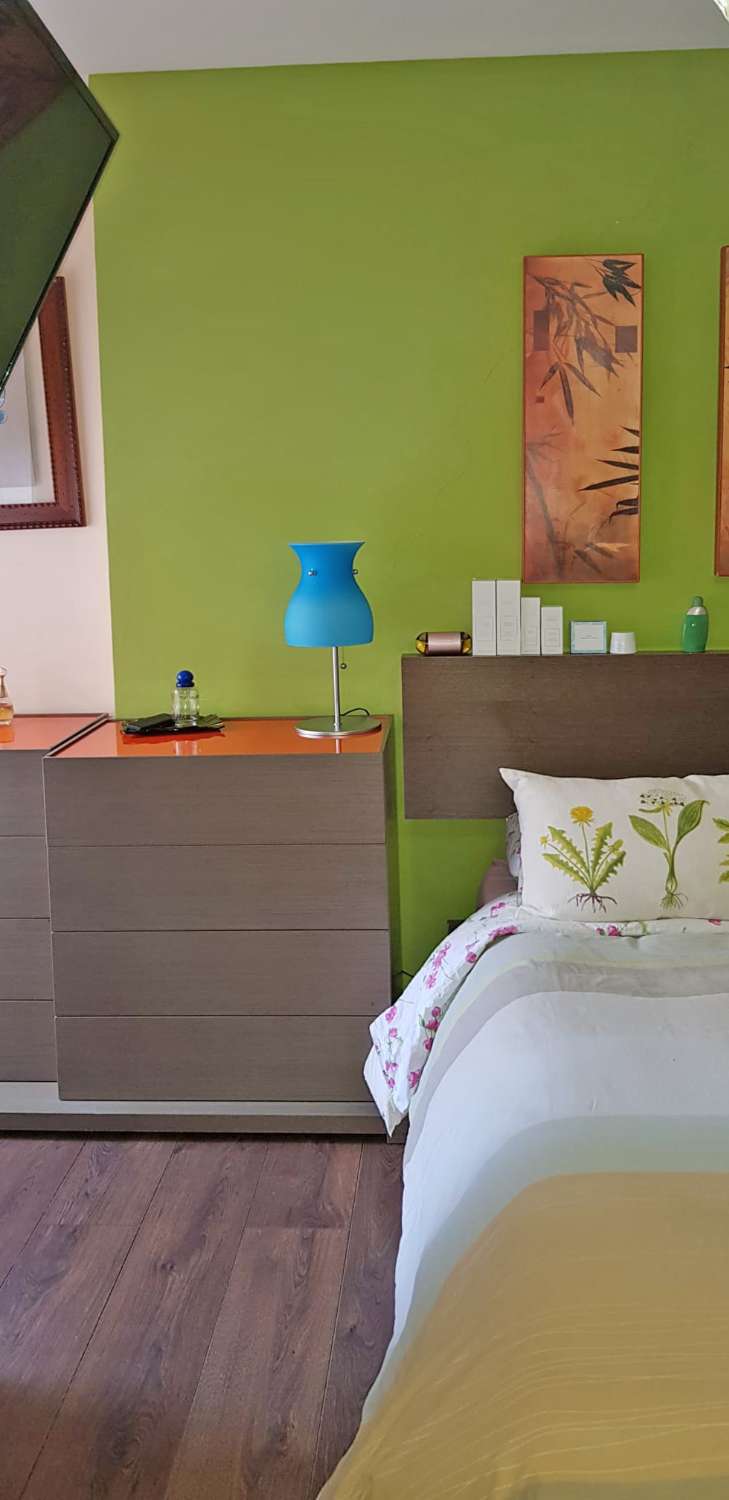 Urge venta piso 108m2 + 200m2 de terraza. Parking, trastero y piscina