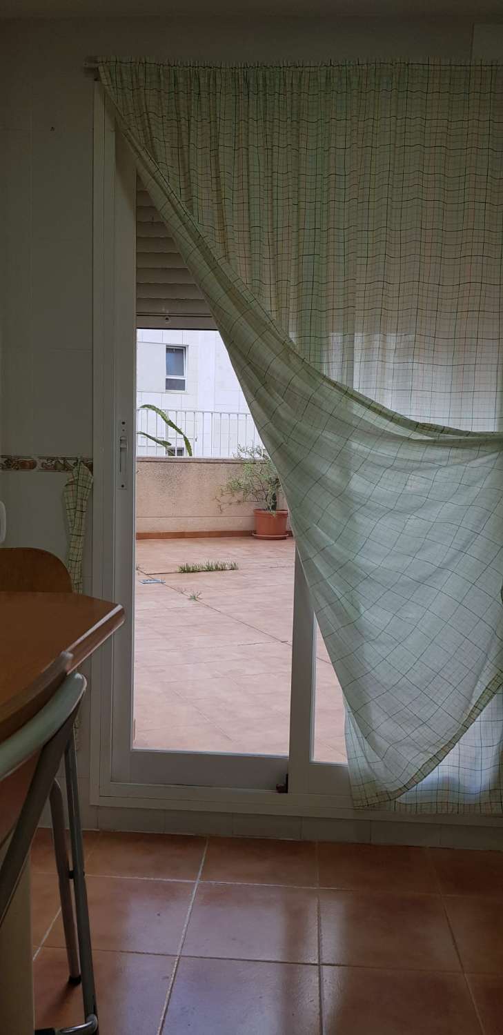 Urge venta piso 108m2 + 200m2 de terraza. Parking, trastero y piscina