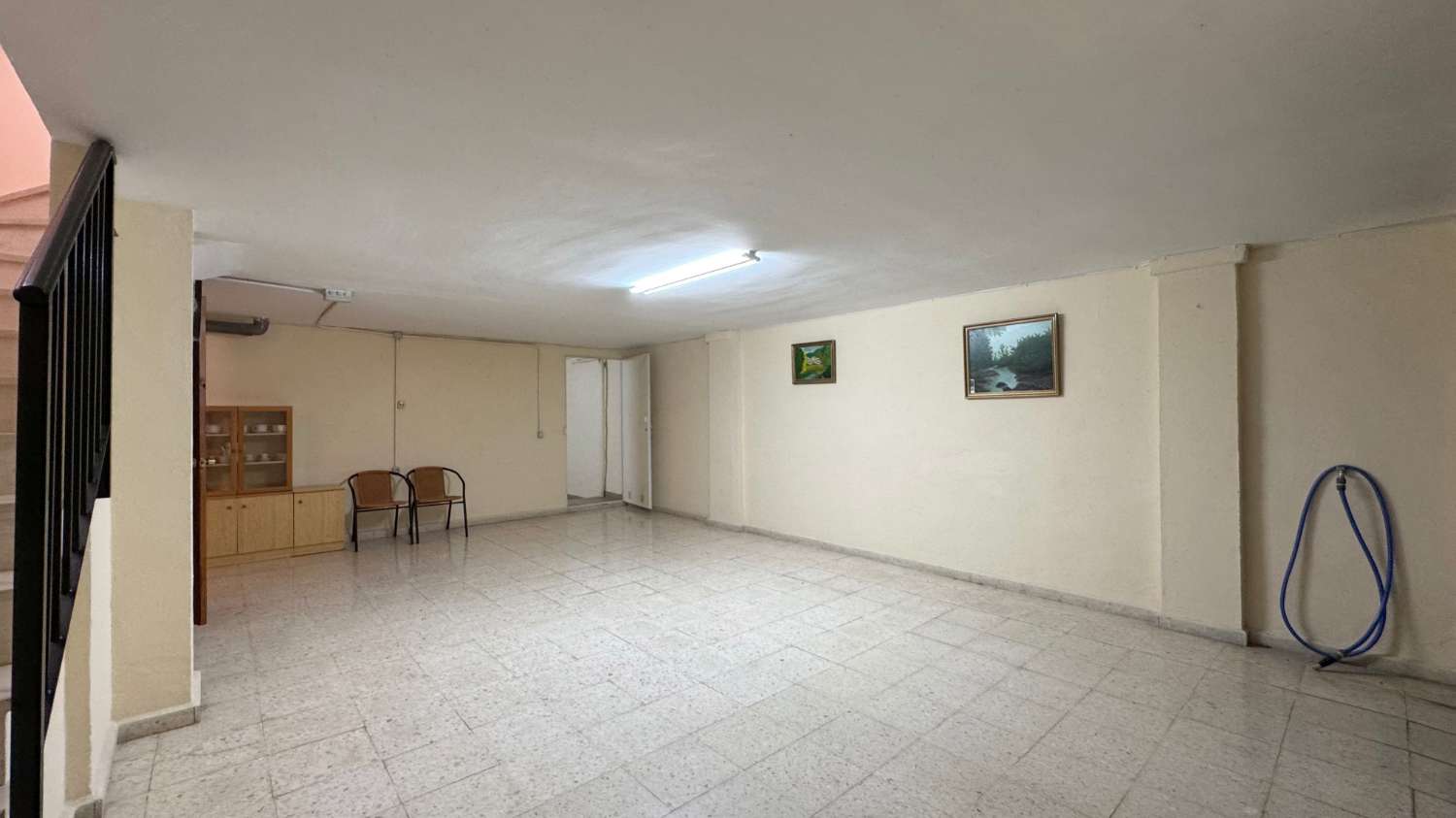 Chalet adosado en exccelente ubicación con parling privado y piscina comunitaria.