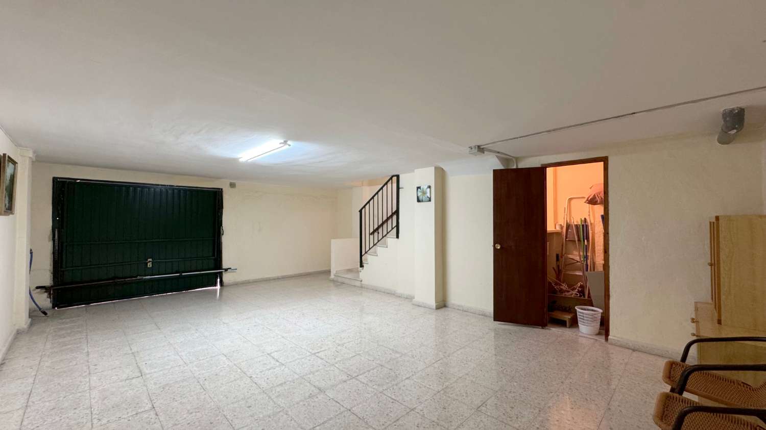 Chalet adosado en exccelente ubicación con parling privado y piscina comunitaria.