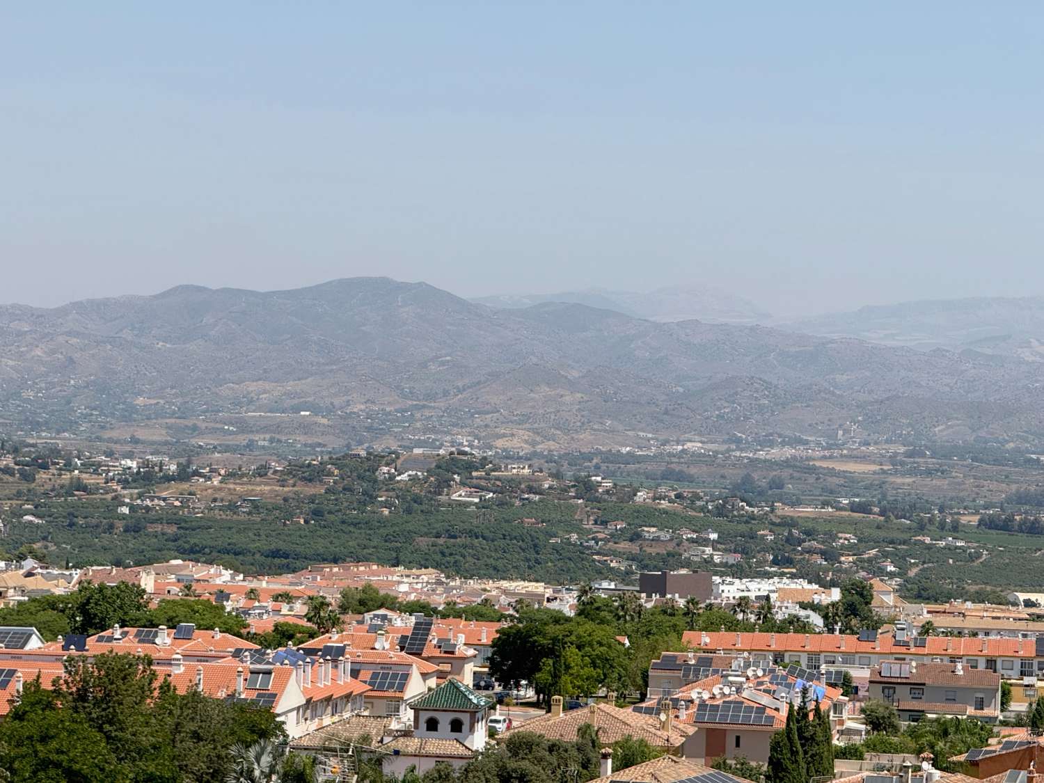 Fantástica villa con piscina climatizada, vistas panorámicas y total privacidad en Alhaurín de la Torre