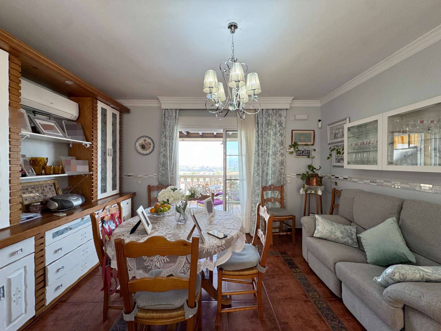 Fantástica villa con piscina climatizada, vistas panorámicas y total privacidad en Alhaurín de la Torre