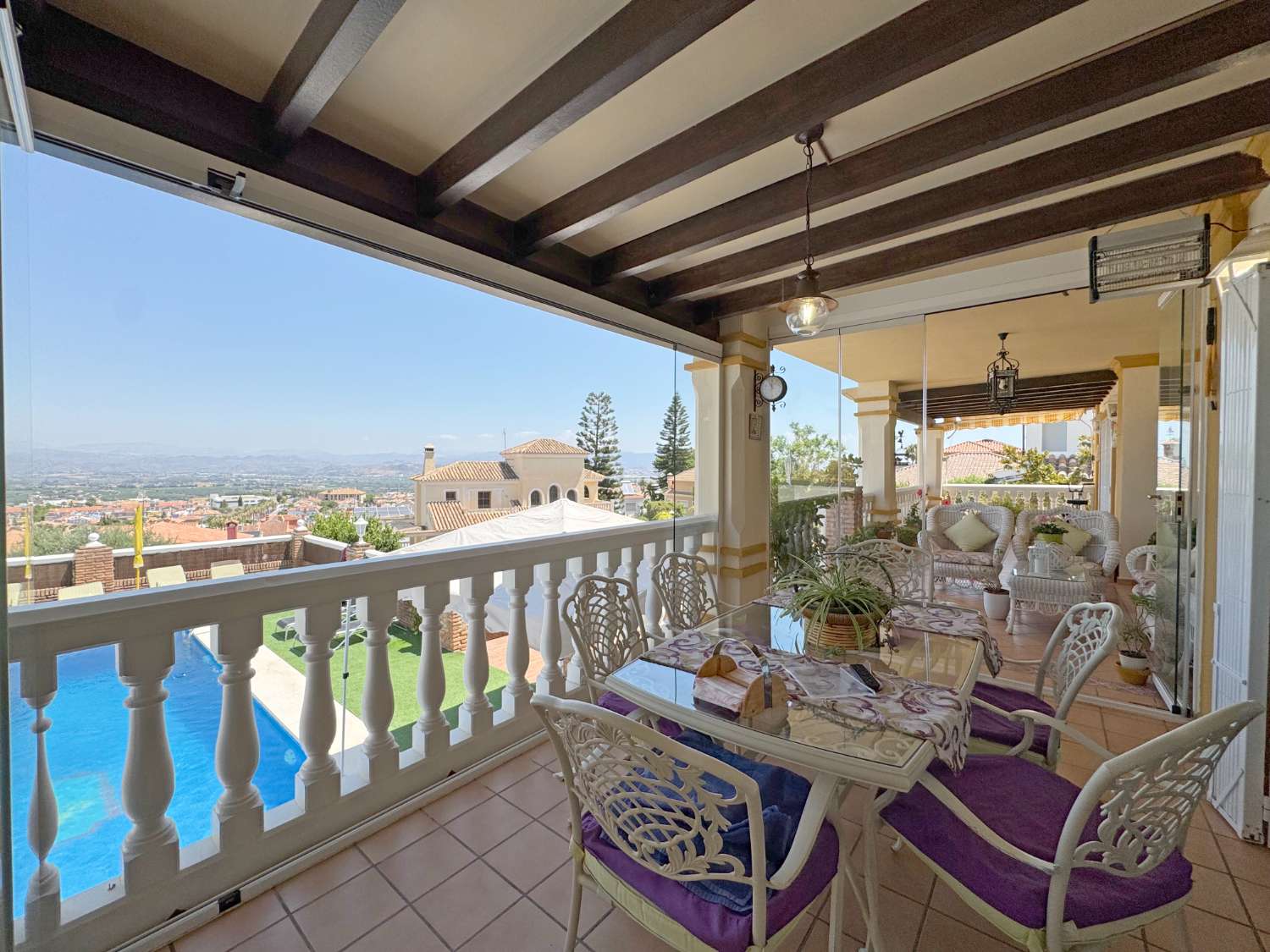 Fantástica villa con piscina climatizada, vistas panorámicas y total privacidad en Alhaurín de la Torre