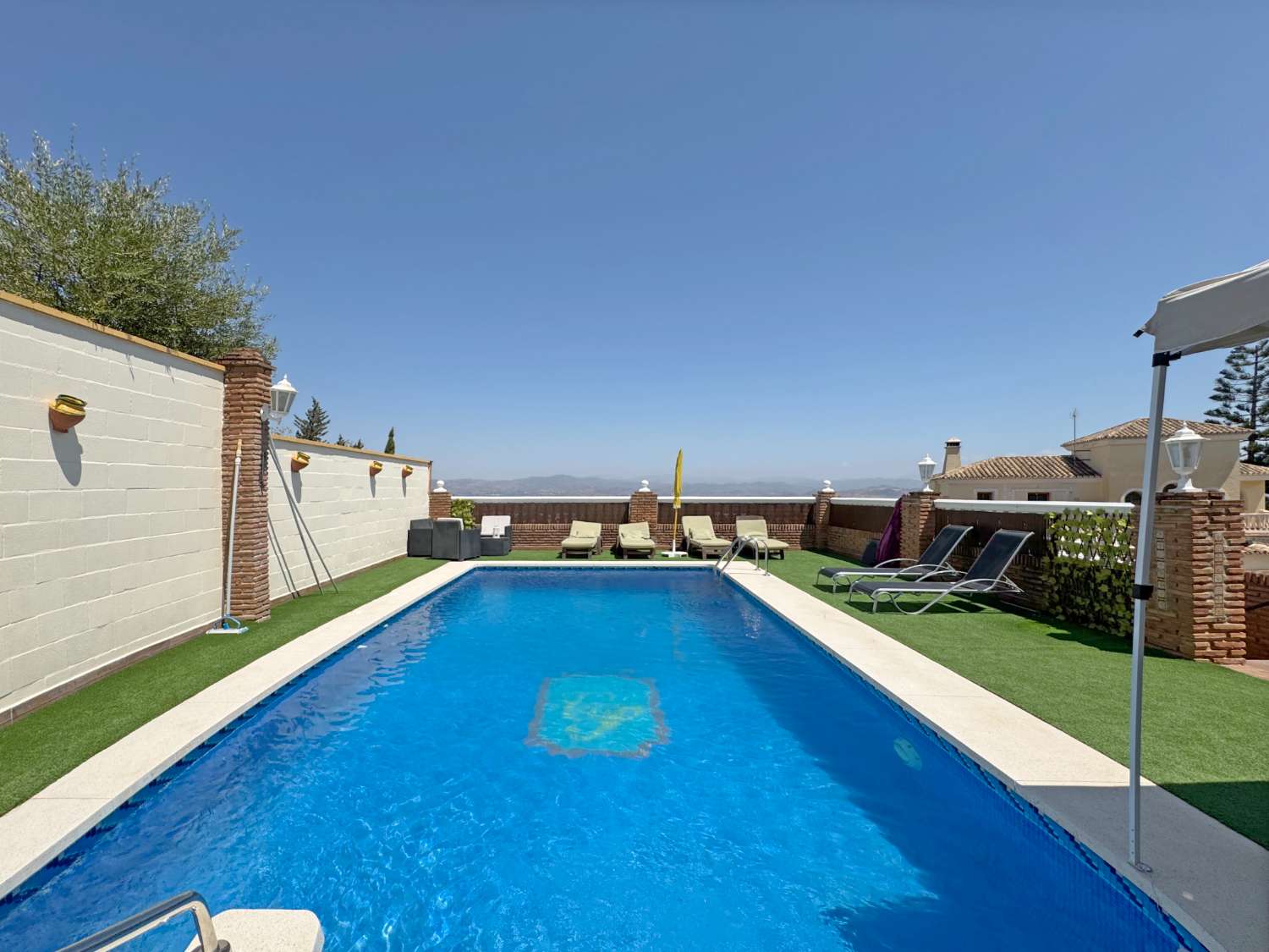 Fantástica villa con piscina climatizada, vistas panorámicas y total privacidad en Alhaurín de la Torre
