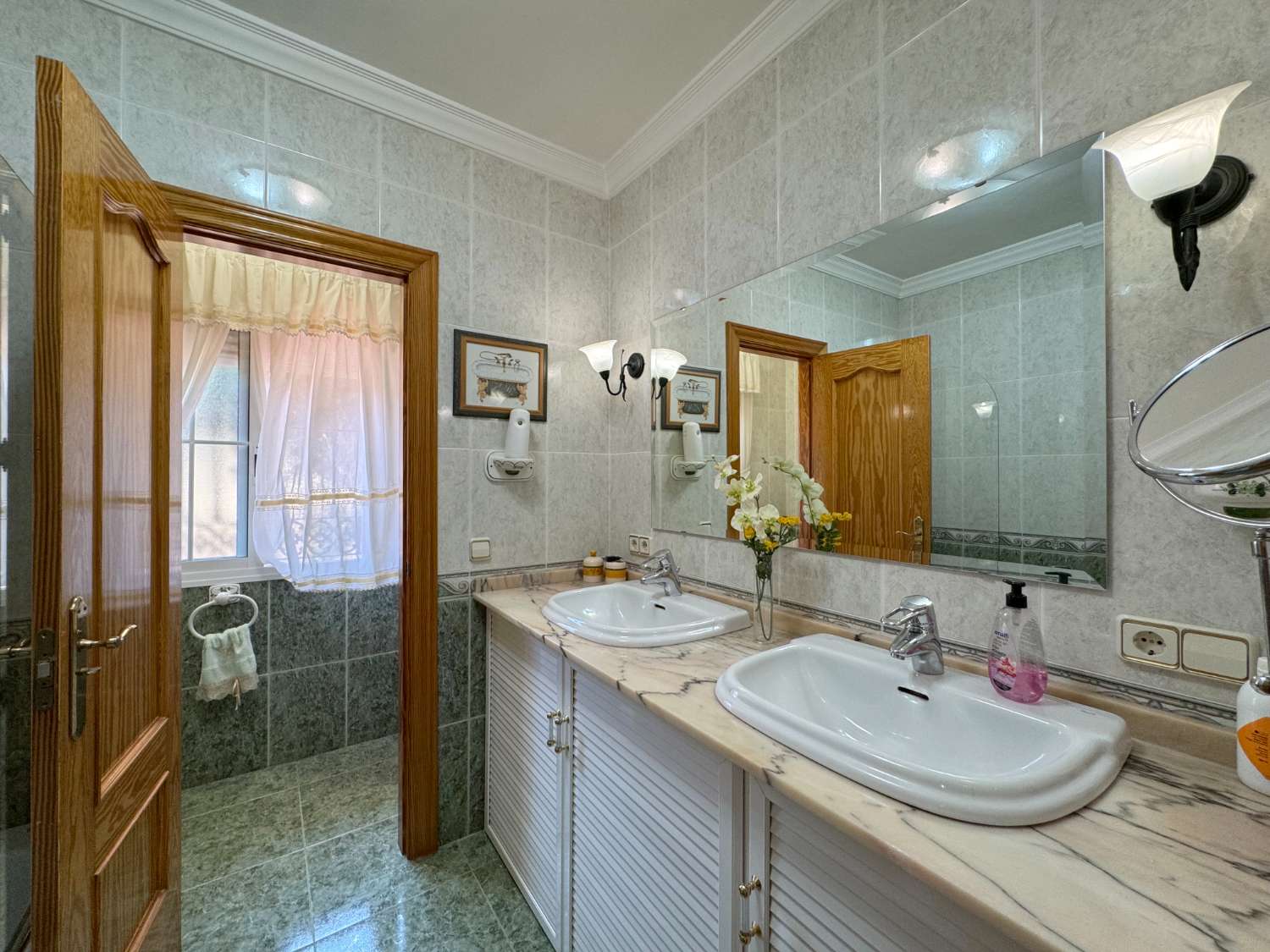 Fantástica villa con piscina climatizada, vistas panorámicas y total privacidad en Alhaurín de la Torre
