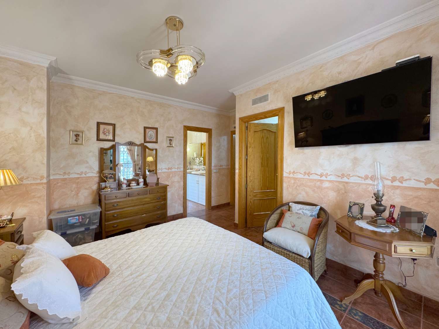 Fantástica villa con piscina climatizada, vistas panorámicas y total privacidad en Alhaurín de la Torre