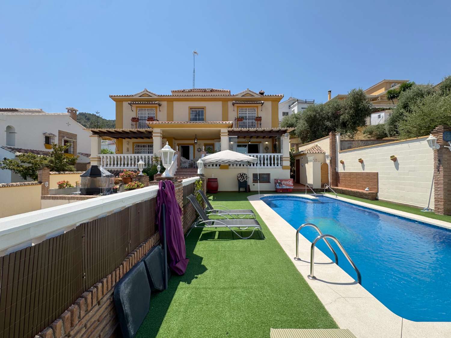 Fantástica villa con piscina climatizada, vistas panorámicas y total privacidad en Alhaurín de la Torre