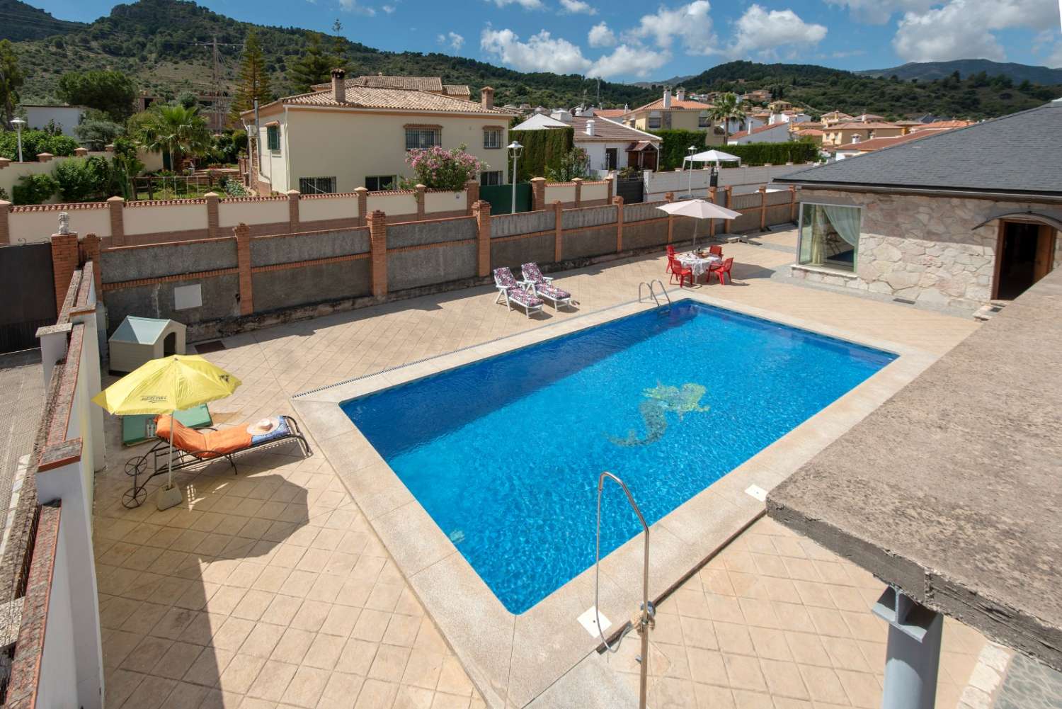 Exclusiva propiedad con dos viviendas independientes y amplia piscina en Fuensanguínes, Alhaurín de la Torre