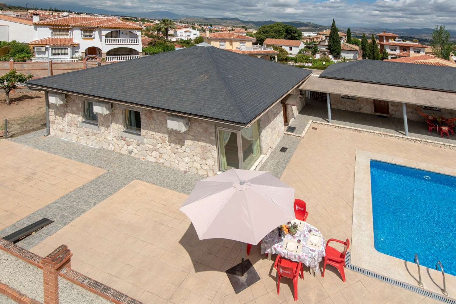 Exclusiva propiedad con dos viviendas independientes y amplia piscina en Fuensanguínes, Alhaurín de la Torre