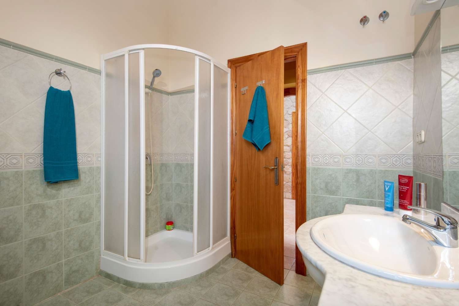 Exclusiva propiedad con dos viviendas independientes y amplia piscina en Fuensanguínes, Alhaurín de la Torre