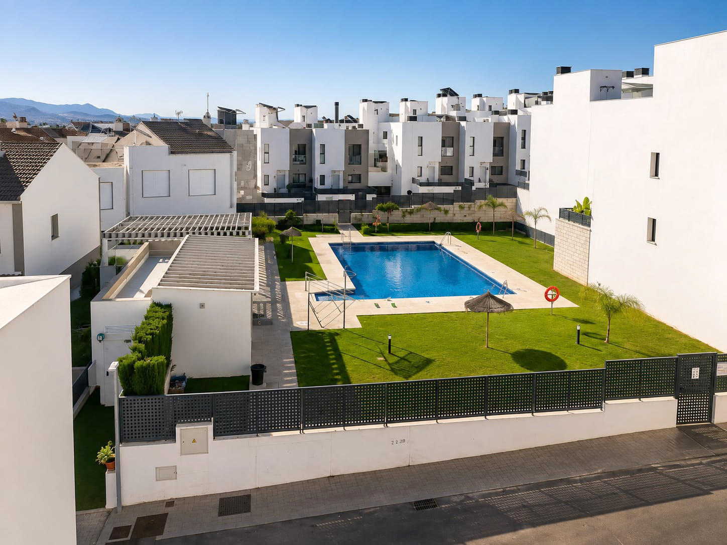 Chalet adosado de 2022 con piscina comunitaria en Santa Clara.