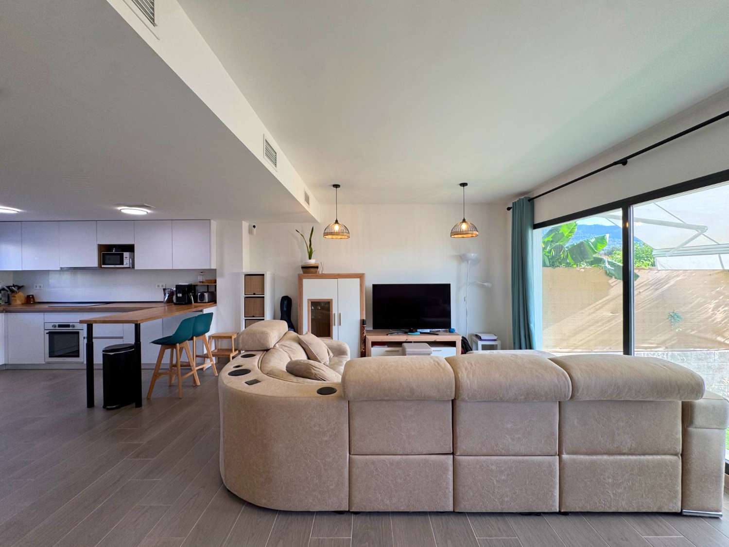Chalet adosado de 2022 con piscina comunitaria en Santa Clara.