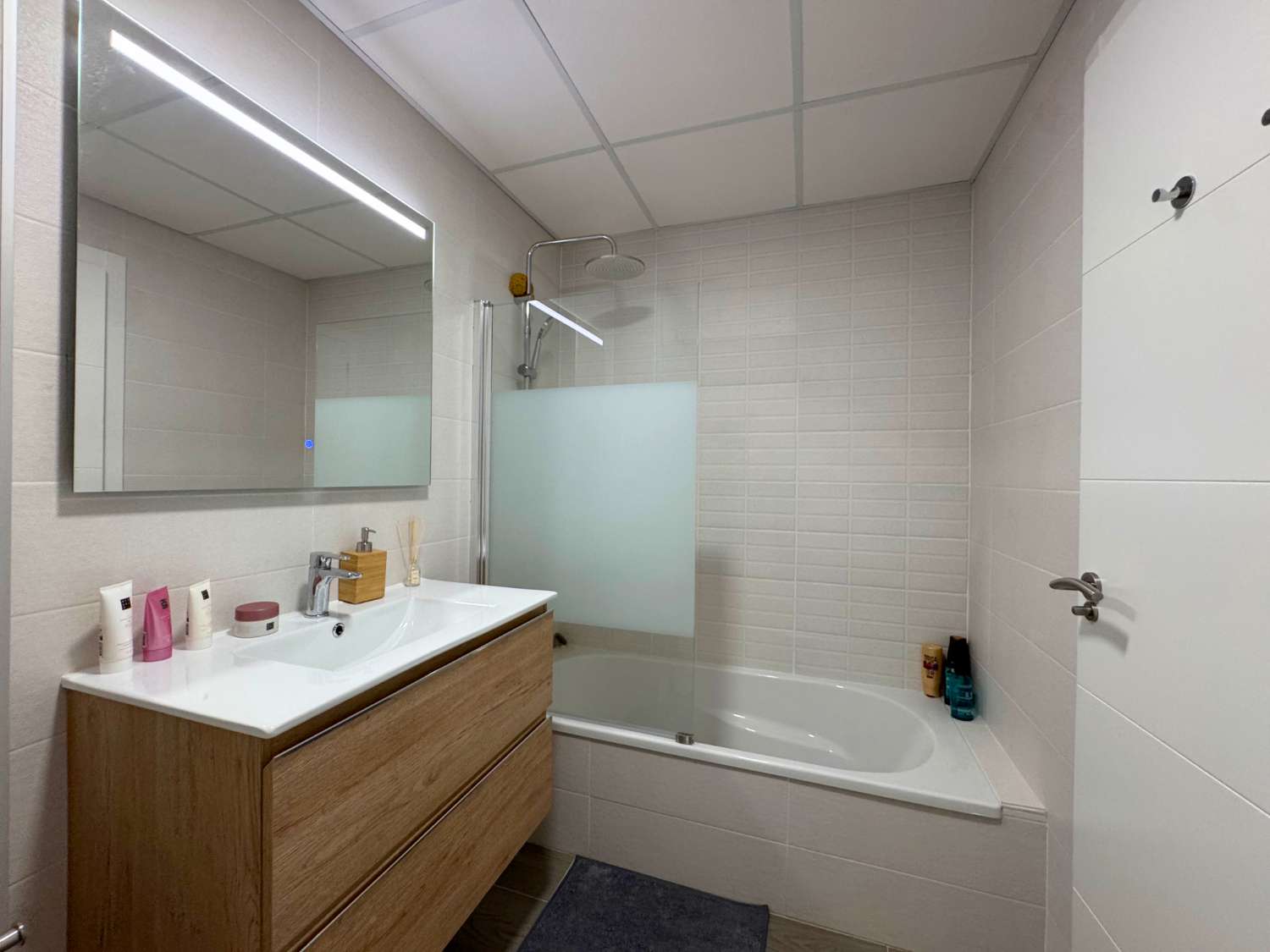 Chalet adosado de 2022 con piscina comunitaria en Santa Clara.