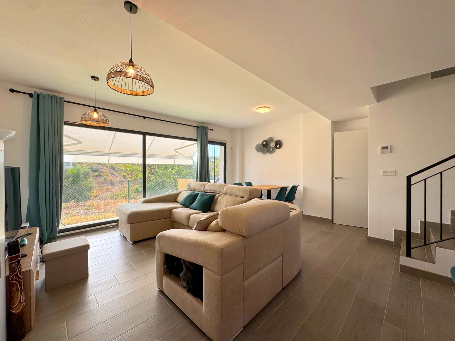 Chalet adosado de 2022 con piscina comunitaria en Santa Clara.