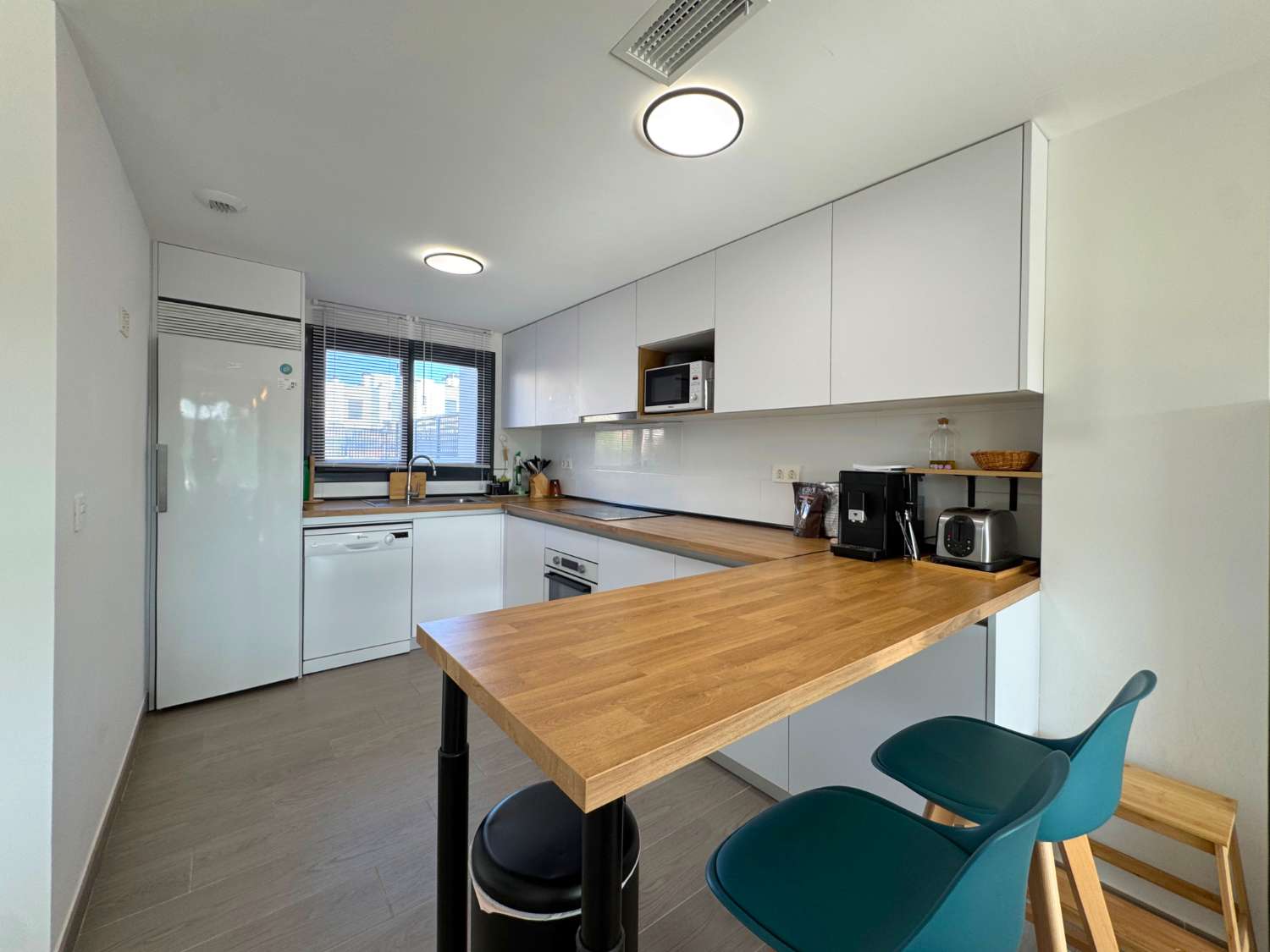 Chalet adosado de 2022 con piscina comunitaria en Santa Clara.